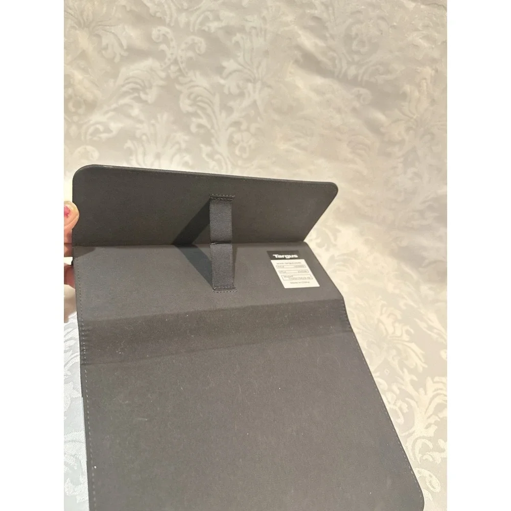 Targus Universal 8.5x5.5 Rotating Tablet Case